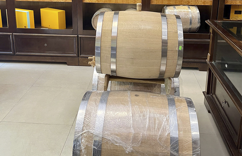 ủ rượu trong thùng gỗ sồi Oak