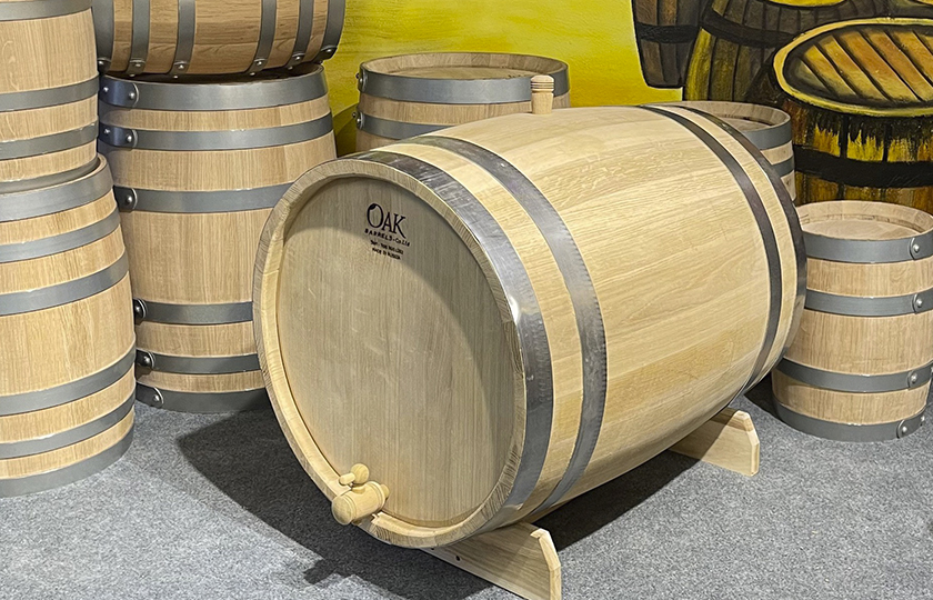 Ngâm rượu vang trong thùng gỗ sồi Oak
