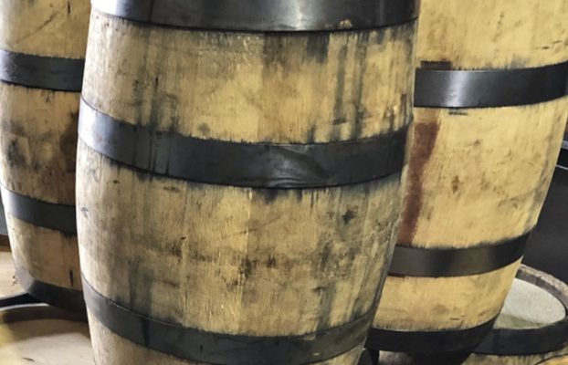 Dấu hiệu nhận biết thùng rượu gỗ Sồi Oak nhập khẩu kém chất lượng